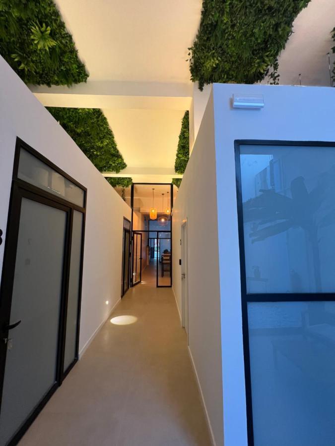 Nina Mala Hotel Valencia Exterior photo